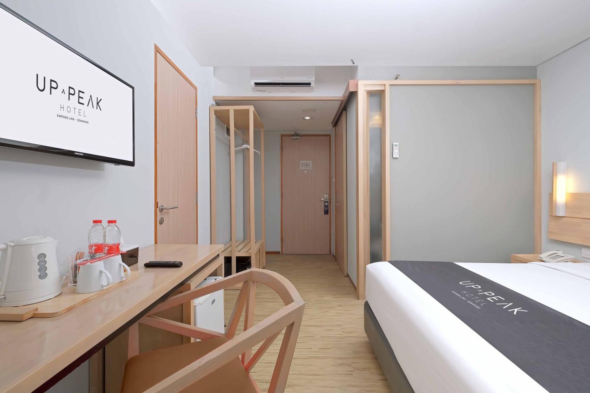 Up-Peak Hotel Simpang Lima Semarang Formerly Ha-Ka Simpanglima Hotel Семаранг Екстериор снимка